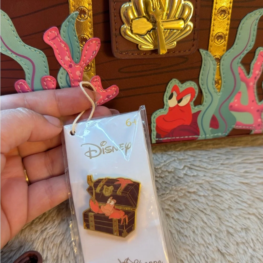 Loungefly Stitch Shoppe Disney The Little Mermaid Treasure Chest Crossbody. - Picture 5 of 6